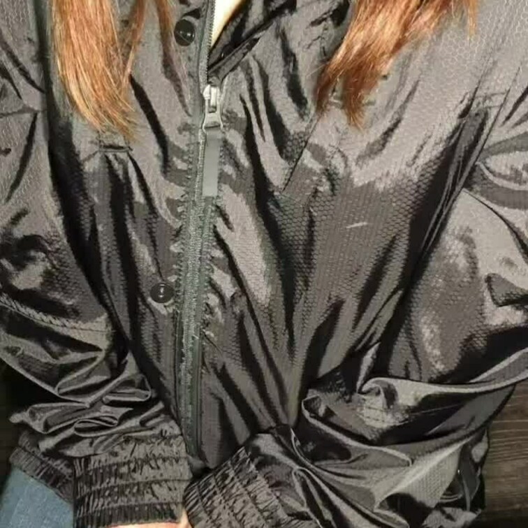 お出かけは常にノーブラです
そろそろ寒くて乳首たっちゃいそうです