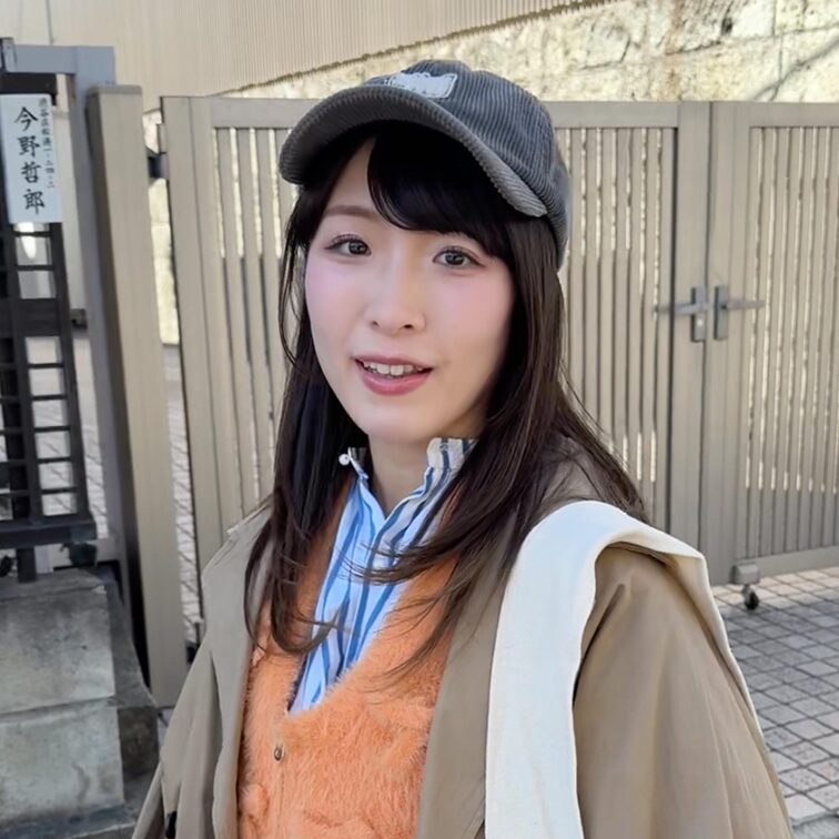 #254【MARINA 24歳】
今回ストリートスナップに協力してくれたのは、ロング丈のコートとワンピがオシャレなMA