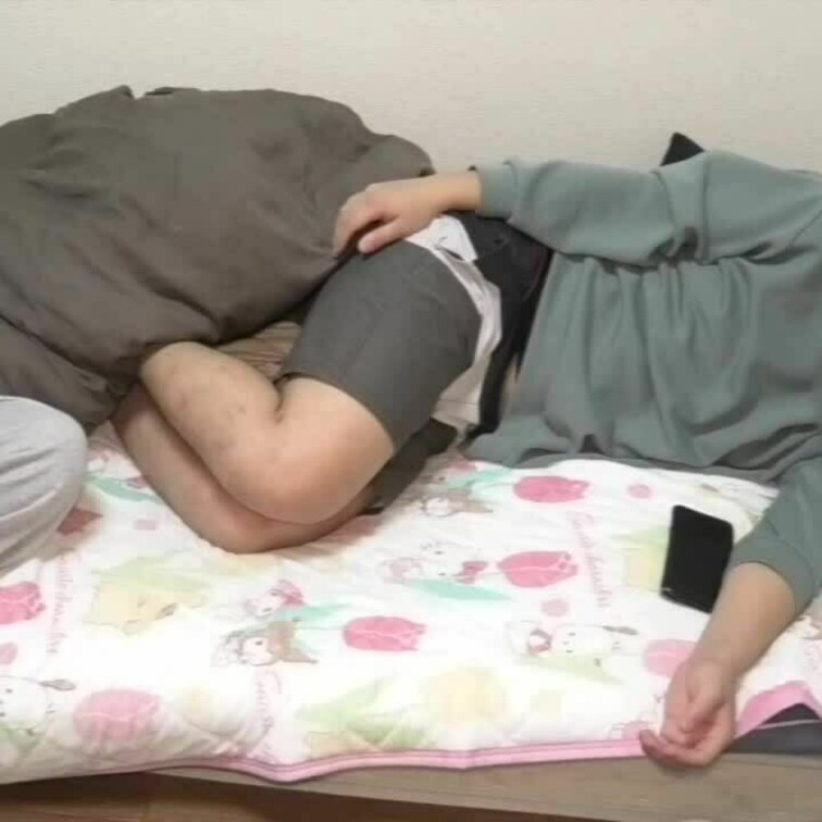 【ファン限定フル動画】🎁

僕が眠りそうな時に同棲中の彼女から「えっちしたいょ…。」と言われ僕の乳首を勝手に舐めてち