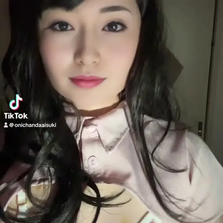 TikTokもあげてます❤️

なんの曲だ！