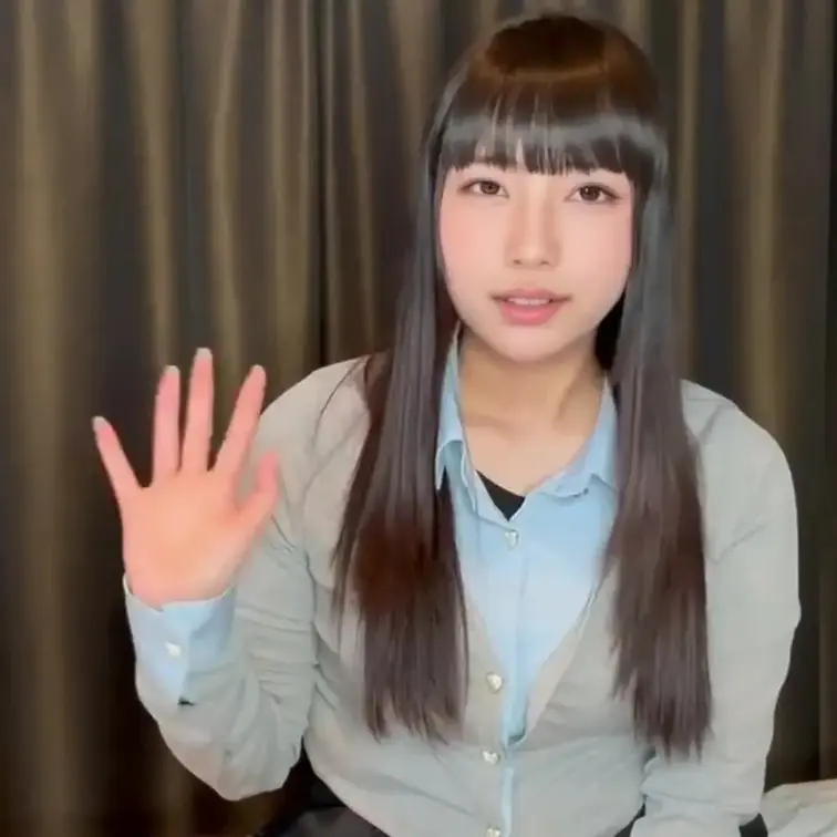 なんか、着替えるとちゃんと切り替わるんですよね。今日もそのままの流れで、普通に着替えてます。

家だと、だいたいこん