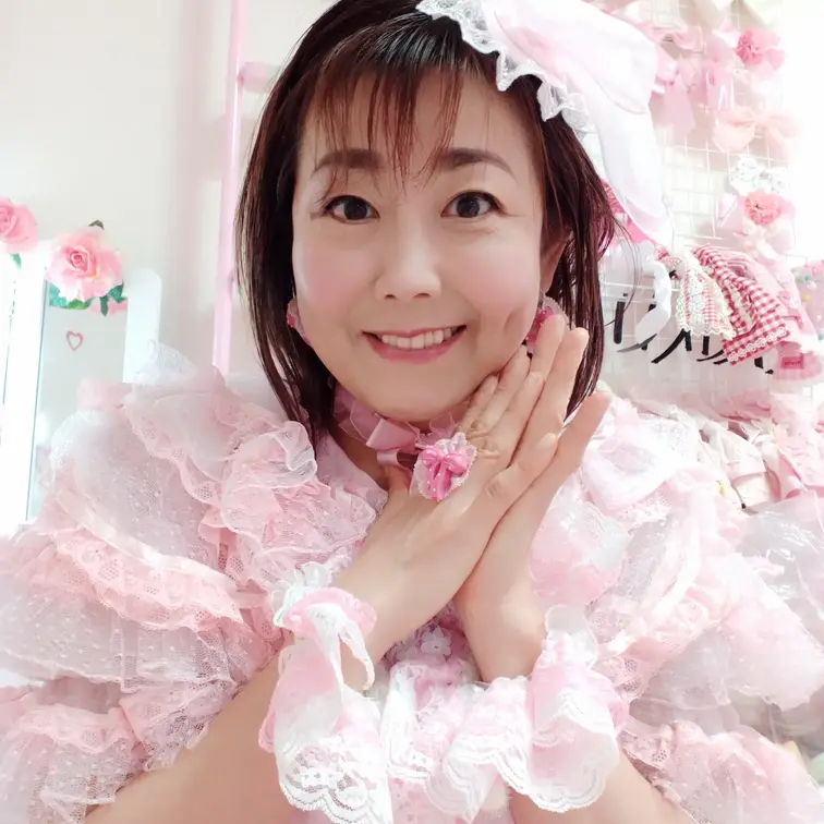 クリスマスパーティーに参加して
こんな格好をしてみました✨

外には出かけていないので
お許しください！


