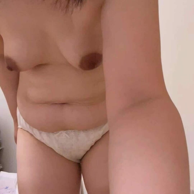 立ちオナニーです♡
イクと低い声になってしまいます💦