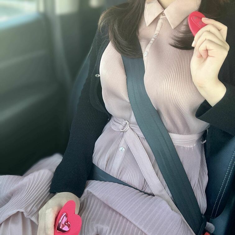 今日はお出かけです❤️

手に持ってるのは…新しい…㊙︎🤫❤️