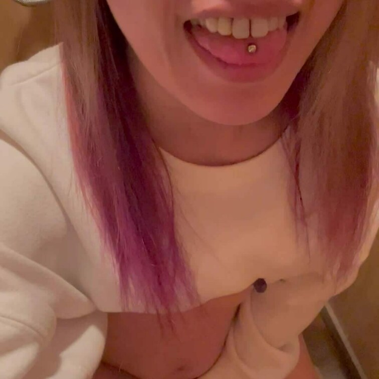 顔出しギャル♥️
クジラ級潮吹き🐳💓