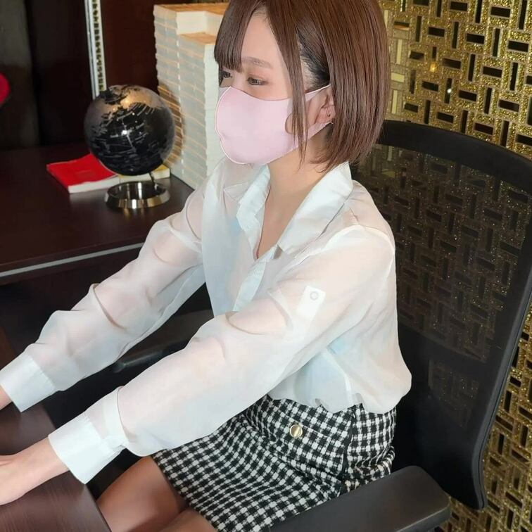 💎ましろのOLシリーズ第一弾💎

終業後、ましろは誰もいないことを確認して。
デスクに隠し持ってるおもちゃを出して