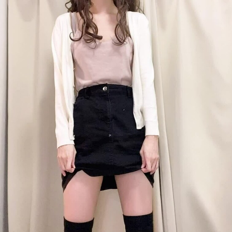 下から指オナしてるとこ撮っちゃいました。。