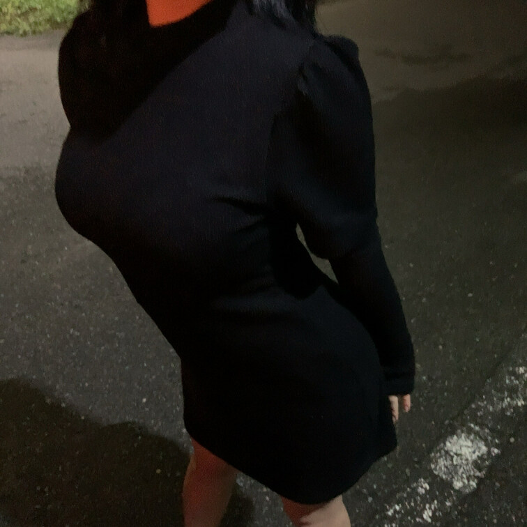 19歳、身長147センチ、Fカップ。どんな写真を撮るか考え中ですw