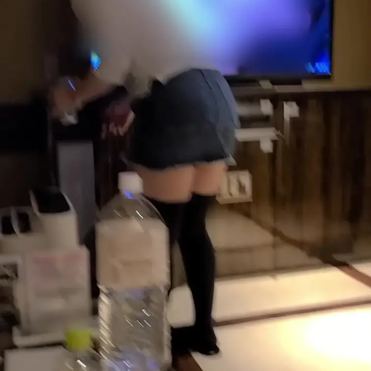 3-11-1_デニム×ピンクのチェック綿パンティ
久々のラブホ撮影です♪
ひたすらあずちゃんのデカ尻をナデナデと愛で
