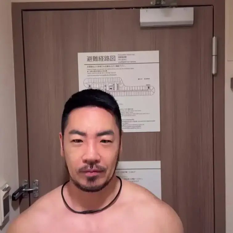 パーフェクトボディが公開!誠さんが初登場。肉体美から放つ色気に勇次郎も一目惚れ。パーフェクトボディを思い存分に堪能...
