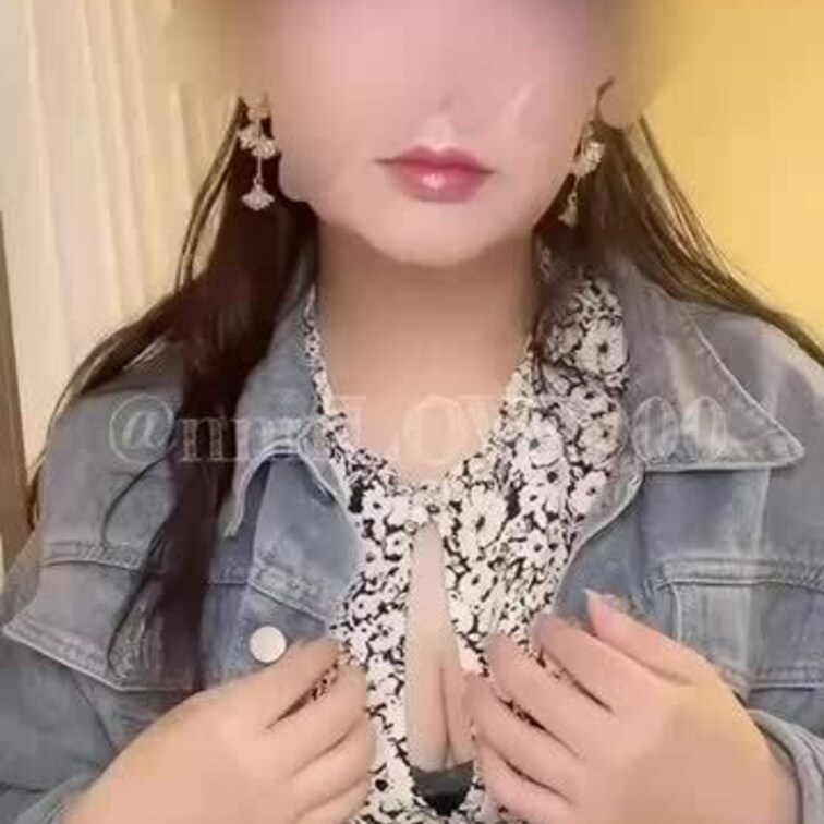今日もお疲れ様でした🐰
歩いたら揺れるということをすっかり忘れてぽよぽよさせながら一日過ごしてどきどきでした(普通に仕