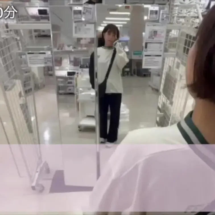 【ファン限定フル動画】🎁

素人カップルの日常V log動画。2人でえっちするベッドを買いに行って、その後スマホのカ