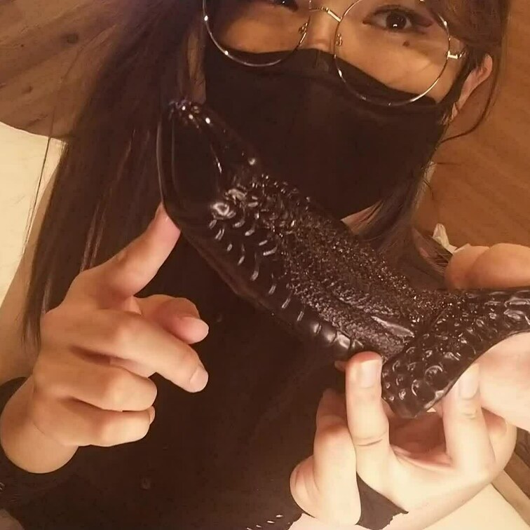 Xに分割で投稿していた、Maparon_JPさんの敖順ってペニスサックをディルドにつけてレビューした時の動画のフル版です