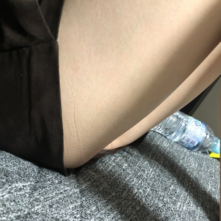 21歳保育士のおパンツみたいですか？