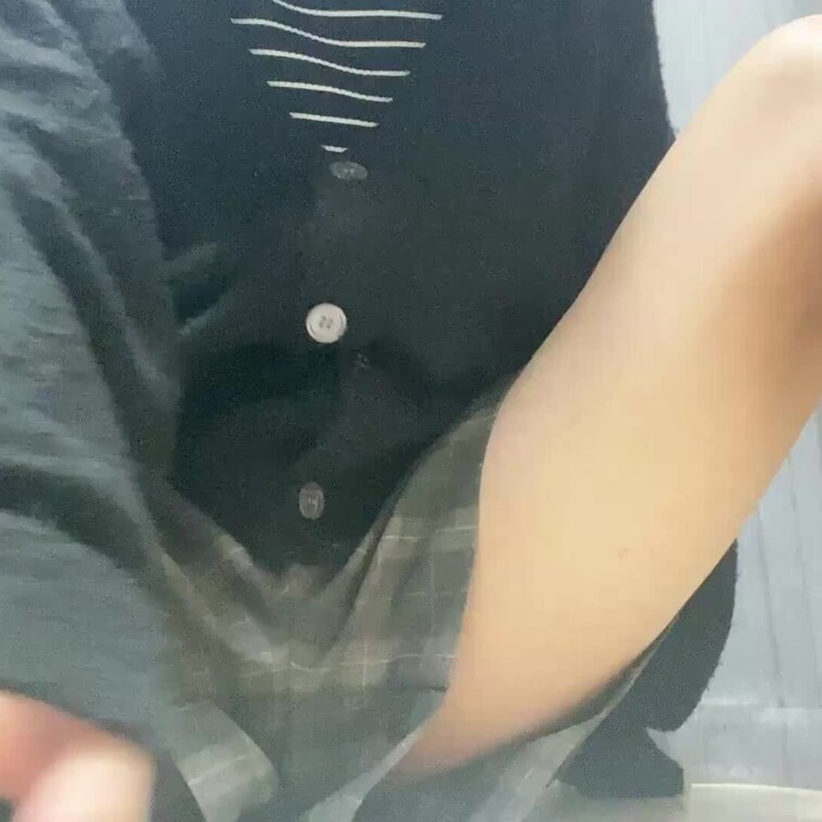 めっちゃ前のやつ
髪切る前のやつ