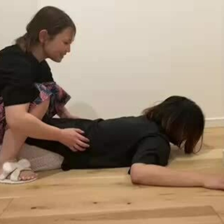 皆様いつもご購入ありがとうございます☺️
今回のくすぐり動画はこちらです👍

是非見てあげてくださいね(  ˆОˆ