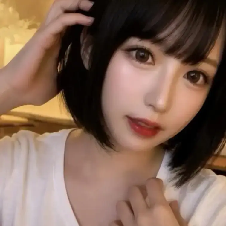 Tシャツを脱いだら……？♡♡