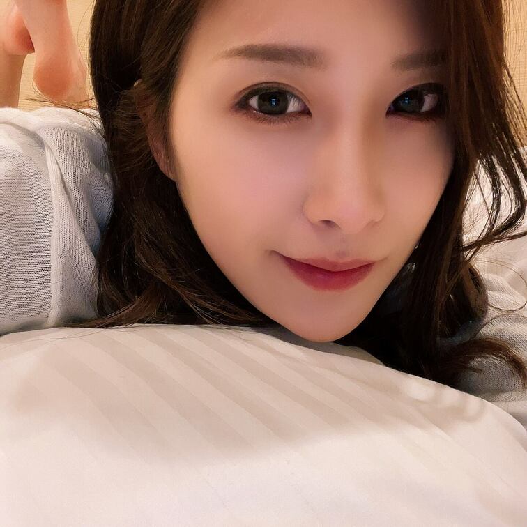 化粧をしたまま寝てしまいそうです🤣
先月末から少し忙しくバタバタしています😣💦
今月は3週目の週末あたりに撮