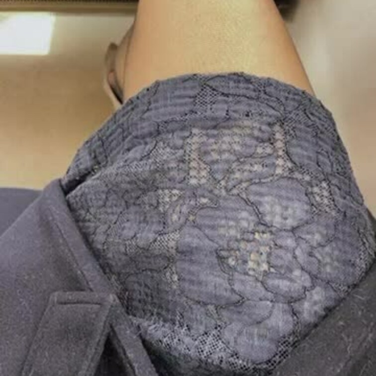 こんな少しのぱんちらでもドキドキしちゃう…😳
電車露出なかなか出来ないから念願の、です🎶
迷惑をかけずに殿方に喜んで