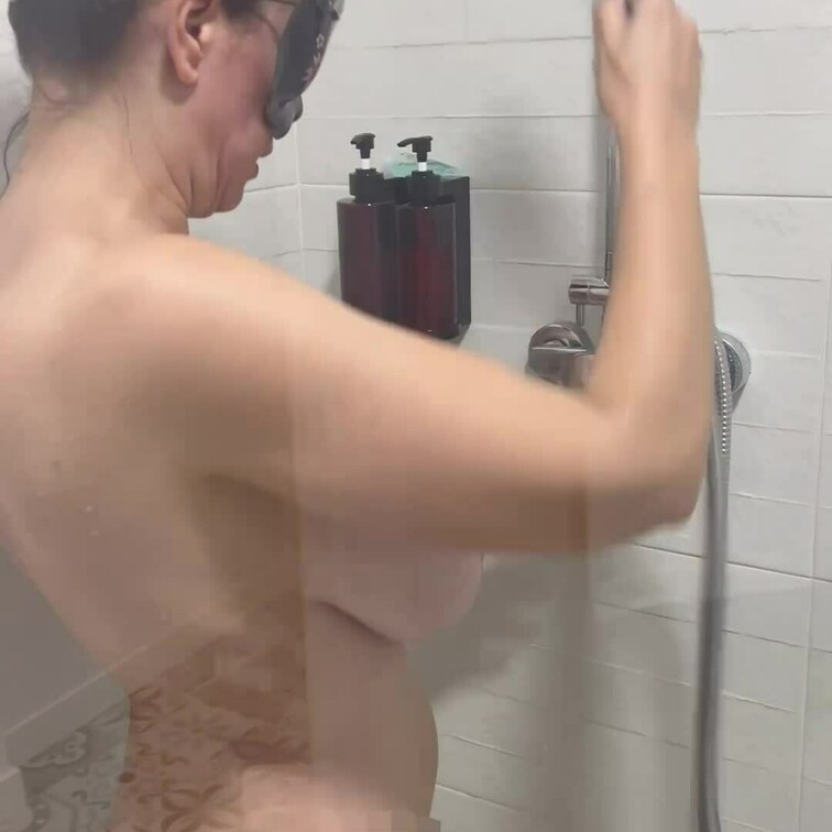 シャワー🚿
お納めください💕