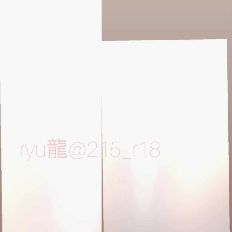 お風呂入る準備(✿・ω・)
脱衣所で☺️