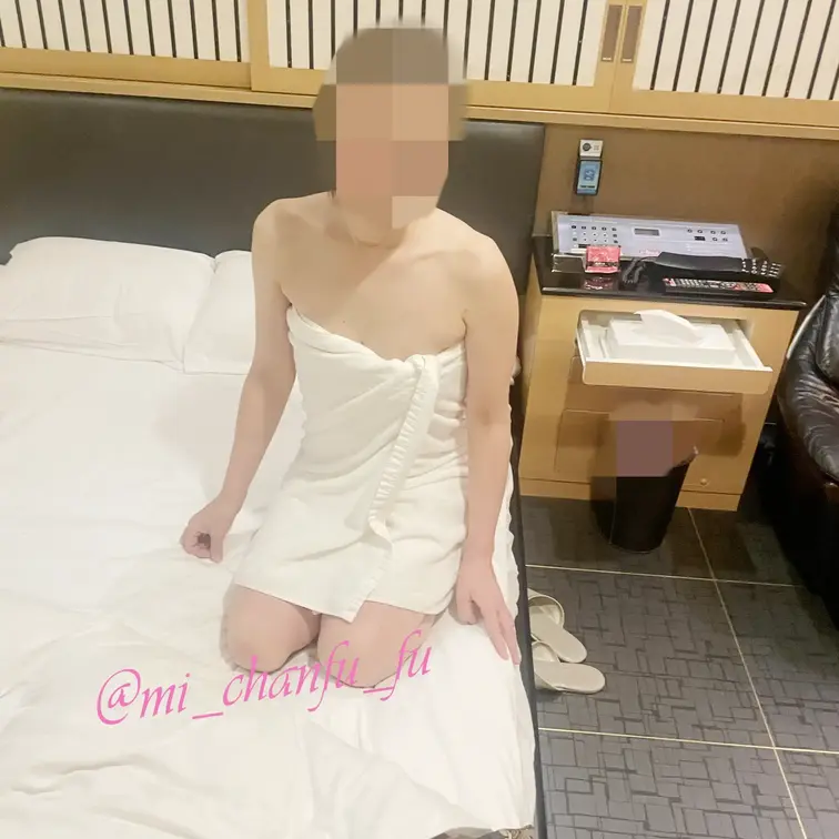 久しぶりのラブホ～🏩
朝まで頑張るぞ！と思っていましたがアラフィフだったのを
忘れてました💦
続きの画像・動画は準