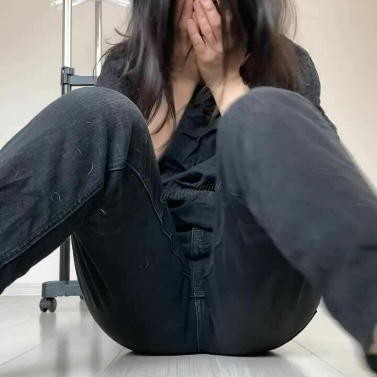 私服ぬぎぬぎ奥さん