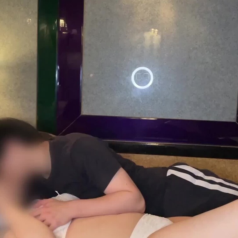 バイト先の先輩と普通に遊んでたのに、なんか流れでホテル行ったら巨乳でびびったw
