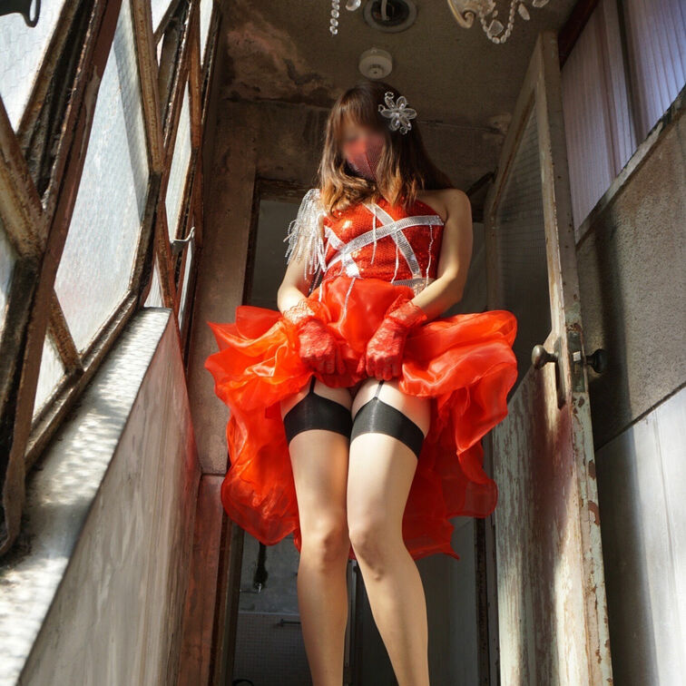 ハロウィンのドレス撮影！
こんな感じでした✨○○○にどっさり投稿していきマース！🎃

○○○.jp/posts/1