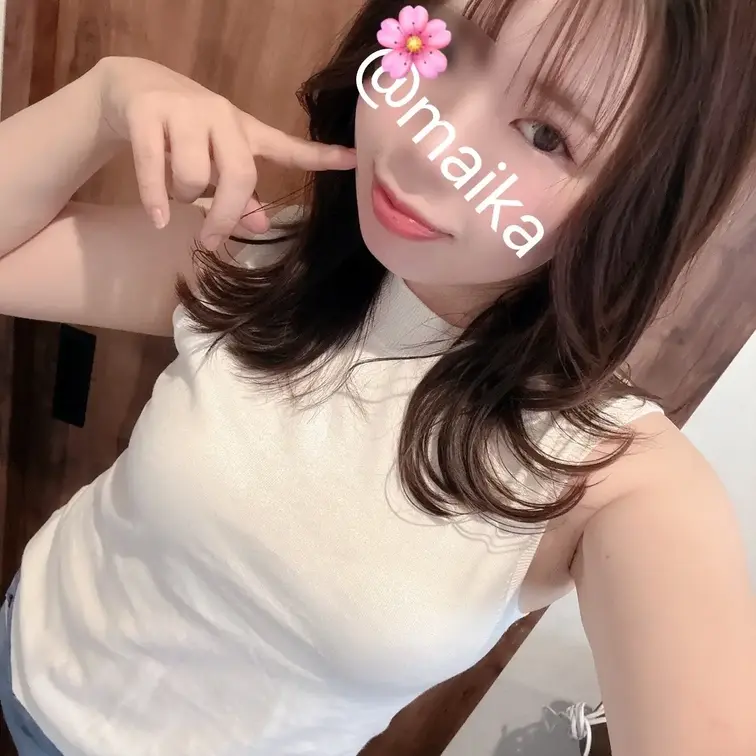 もちもちぷにぷにの二の腕触ってみる~？🥰💓🥺
気持ちいいよ？🩷まいかの二の腕は🥰