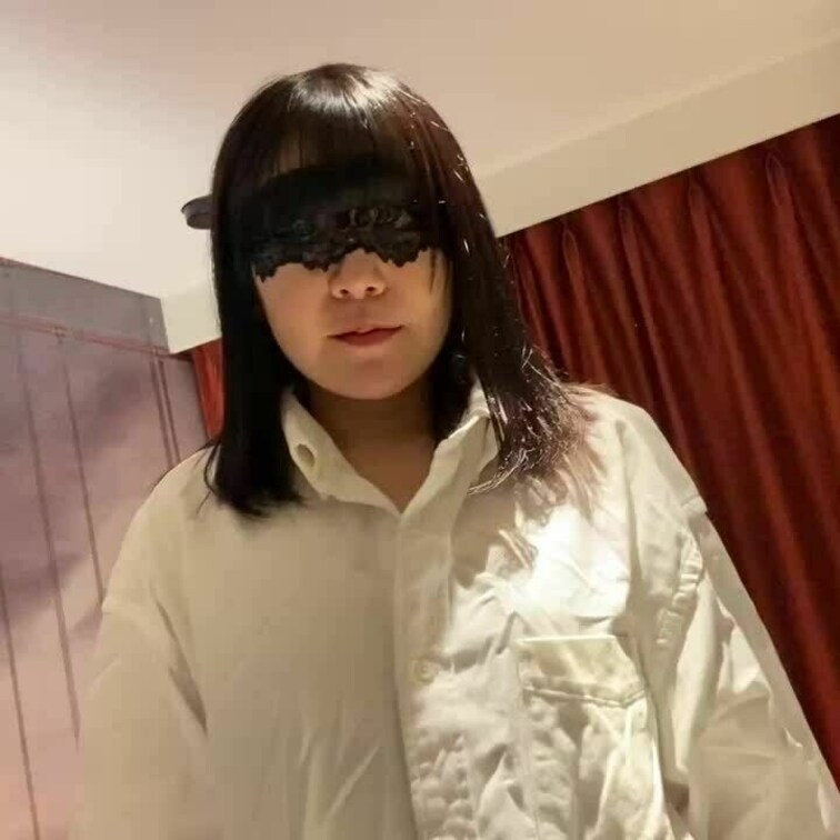 あなたはどちらが好きですか？？

嗅がされる際はあえて服越しか、それともパンツ越しか…

この議論は永遠に尽きる