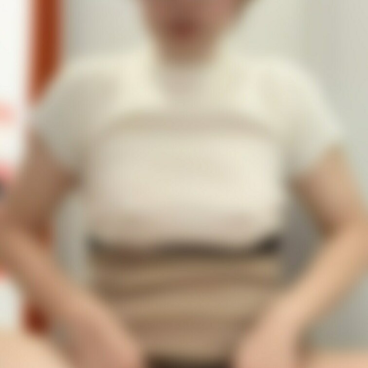 本当はおちんちんが欲しいけど本物がないからディルドで我慢♡

#デカクリ
#オナ