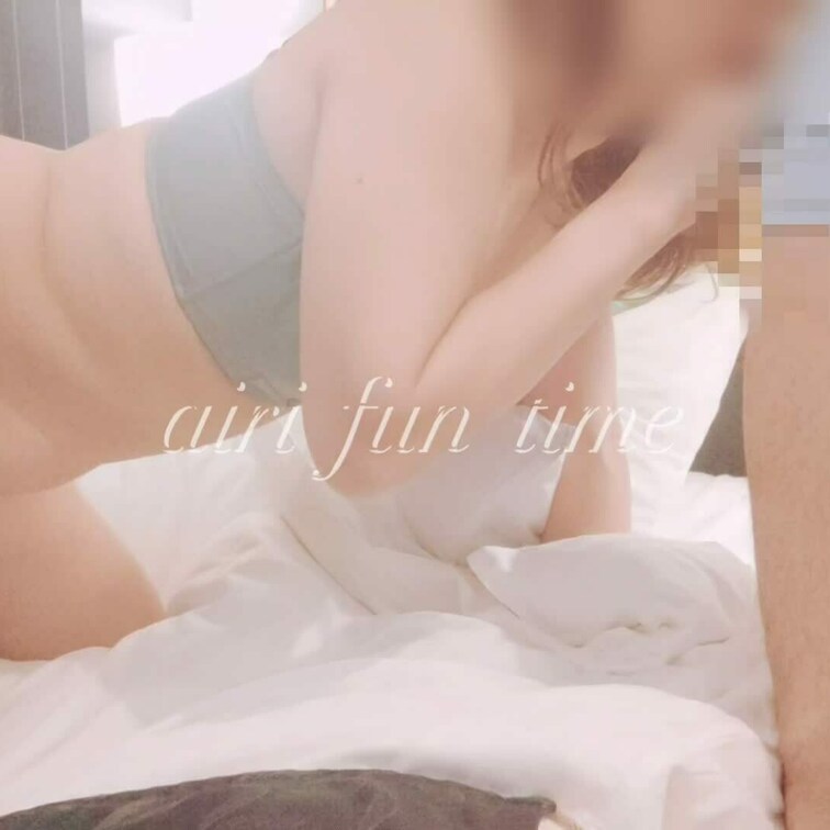 フェラって…気持ちいい♡喉まで入ると私の下半身が
キューンってなる…たまらないよ…