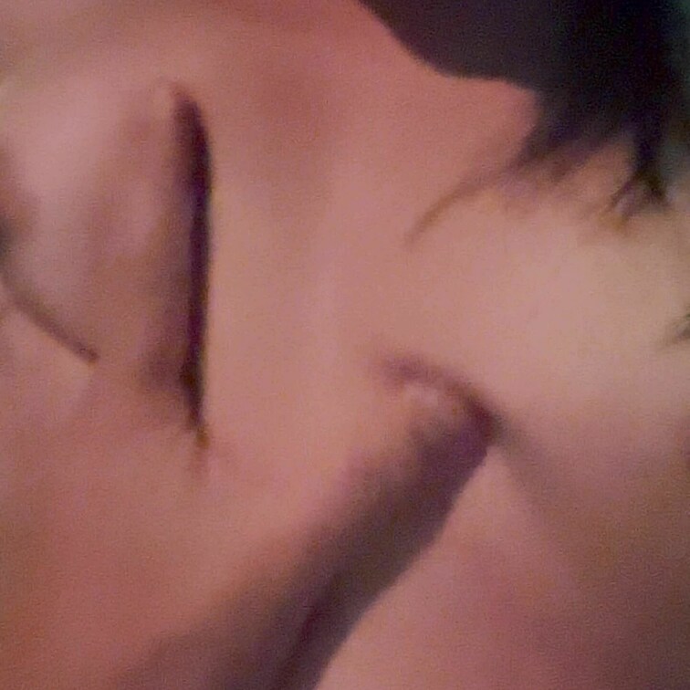 K💃との騎乗位は美乳の眺めとその腰遣いにやられてすぐに搾りとられます💕
他人棒でこの腰遣いするのを観たら気がおかしくな