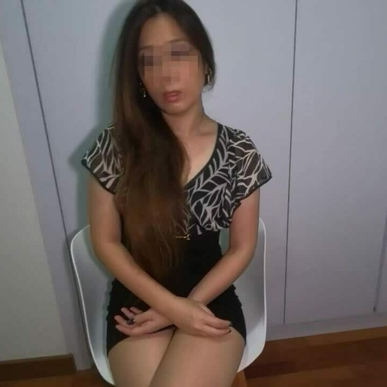 嫁ちゃんのパンスト直履き、嫁ちゃんのエロ脚堪能してください、バイブでイッちゃいます、