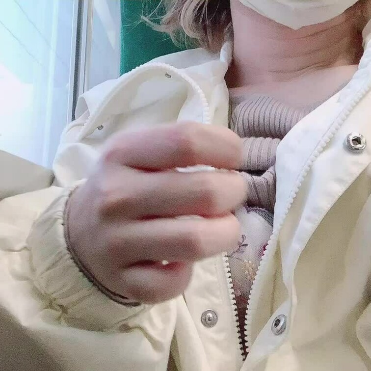 Twitterにのせた○○○露出のロングバージョンです☺️💕服まくって下着みせて乗車しました🥺💕