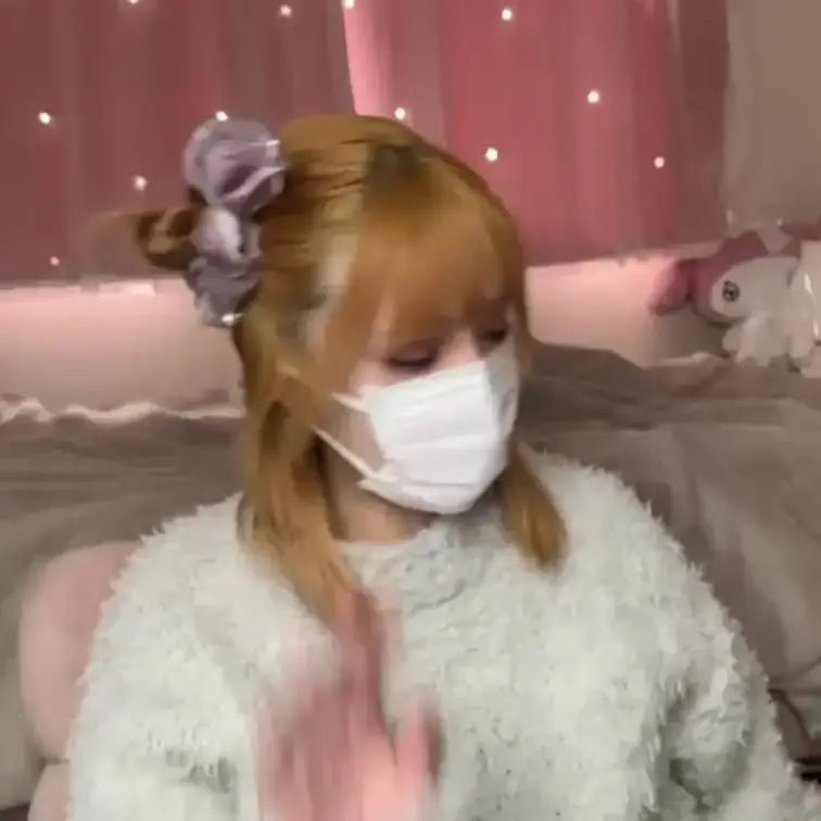 【みれい 20 歳】

みれいさんのライブ配信動画です
生ライブ配信だと、1 回の有料配信を視聴すると、おおよそ平