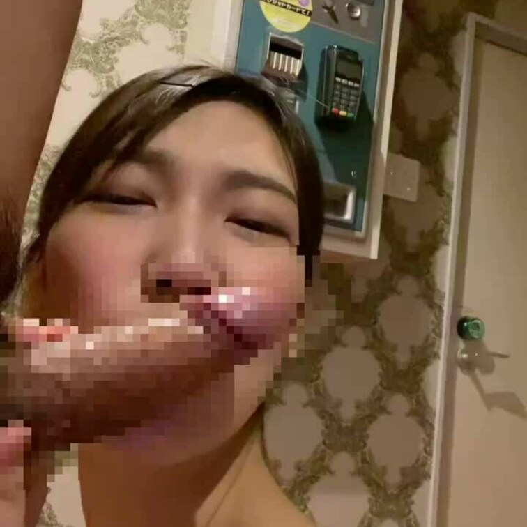 「21歳長身Gカップ体育系JDによるマングリ返しと巨尻デカパイフェラチオ」のシーン。

糸引くチンポキスって最高です
