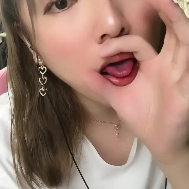 ぺろぺろしてるだけ👅