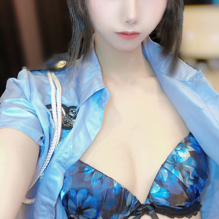 えちちポリス👮‍♂️♡
逮捕しちゃうぞ〜！