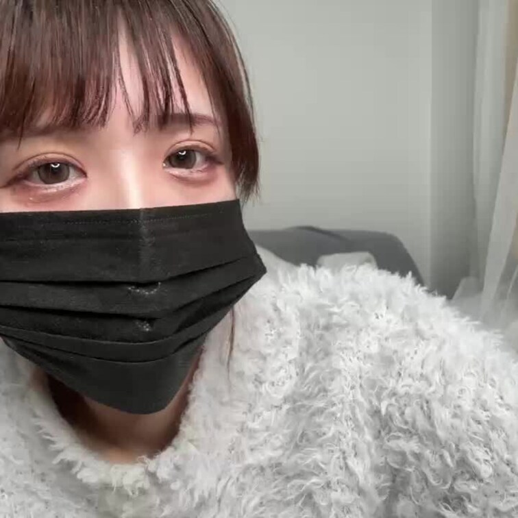 【みれい 20 歳】

みれいさんのライブ配信動画です
生配信だと、1 回の有料配信を視聴すると、おおよそ平均 5