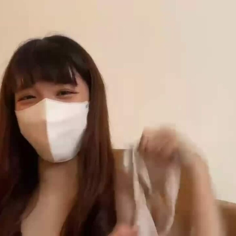 【みれい 20 歳】

みれいさんのライブ配信の課金部分を【見逃し配信】できちゃいます

生配信 だと、1 回の