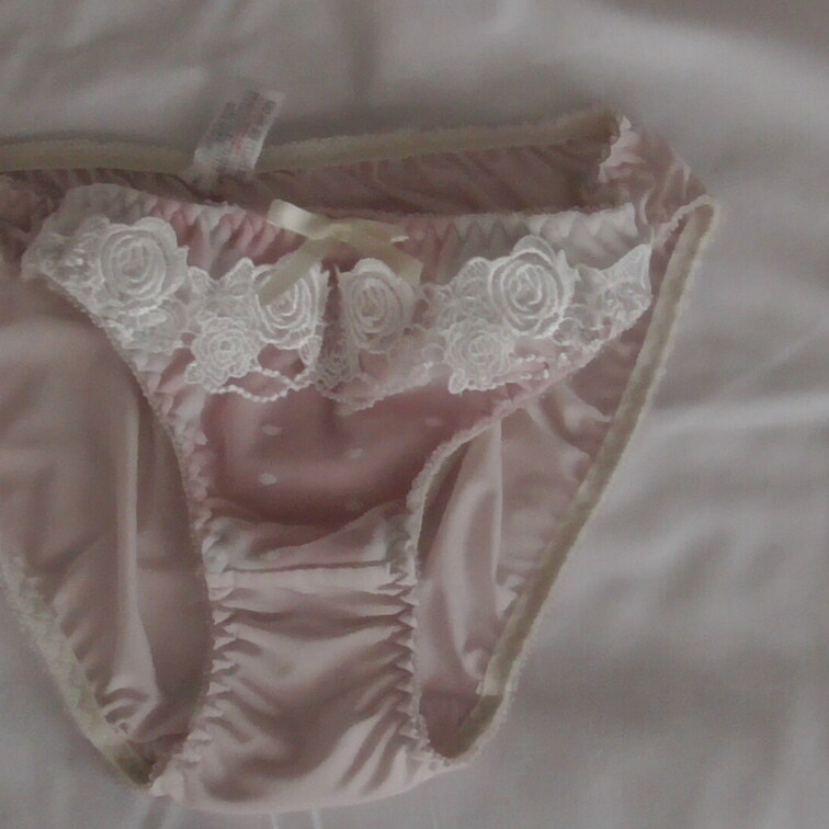 ピンクの下着です♡
No.S1