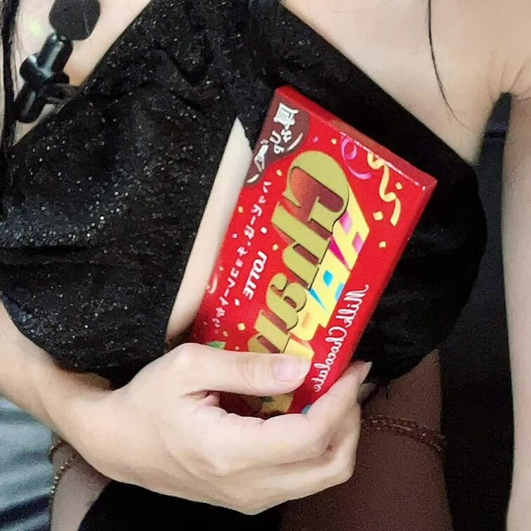 新品の衣装買ったからモッパン撮ってきたよ♡