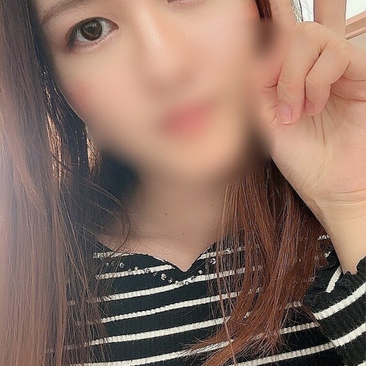 目元の化粧すると目が痛くなっちゃう😂
アイライン、アイシャドウ、マスカラ、、なにが原因なのかわかんないけど、前にまつげ