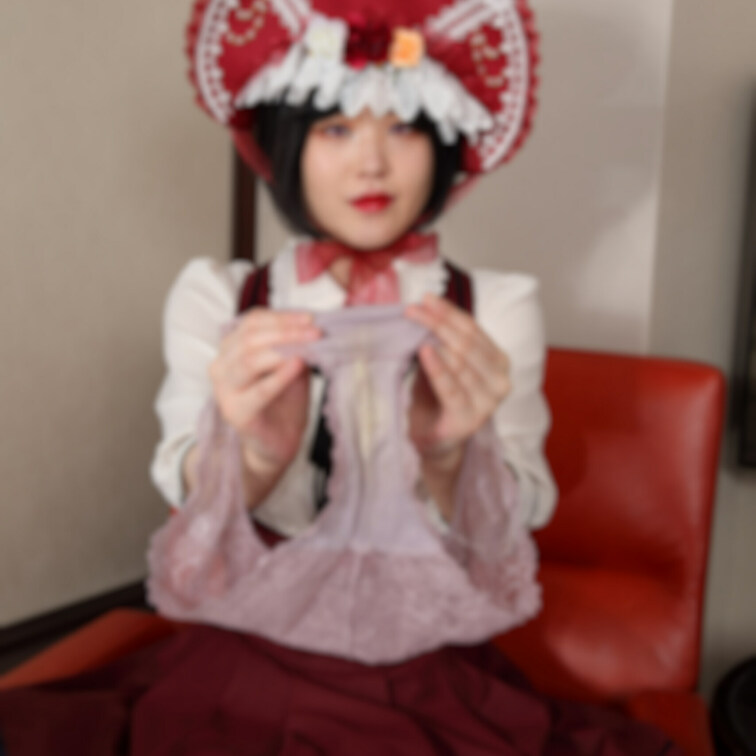 #028_めるちゃん「コスプレ衣装で変態ポーズ(*‘ω‘ *)」
写真集160枚です。本編はこちら↓
https