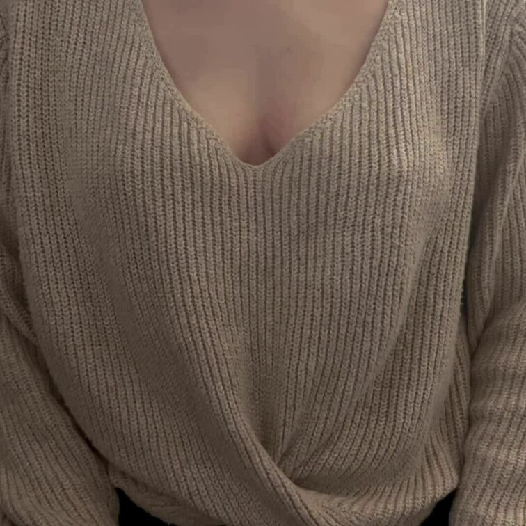 谷間からおっぱい☺️