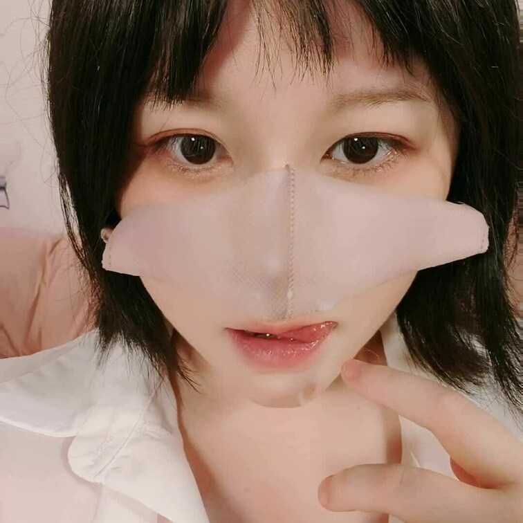 巨乳人妻 【配信終わりに】擬似○○ぶっかけ、舌ペロり❤