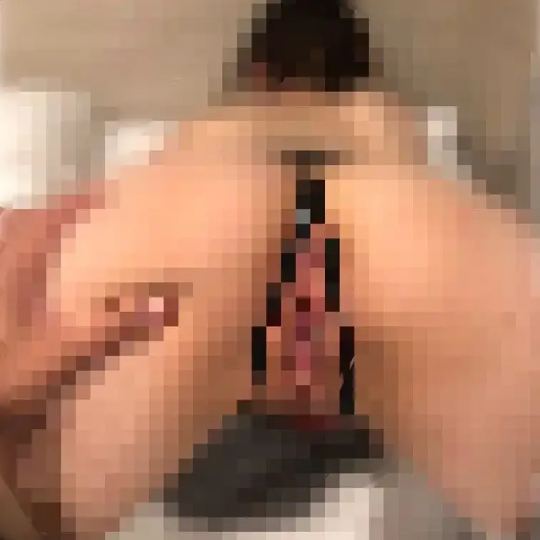 見えちゃうかなぁ？
見えないかなぁ？🤣

紐パン履いてみたんだけど、全然隠れてない💦
丸見え💦笑

おすすめ