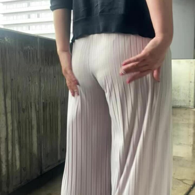 ちょい長めなスケベ尻とおっぱいまわりのムービーです
コメントで妻にメッセージお待ちしてます^_^